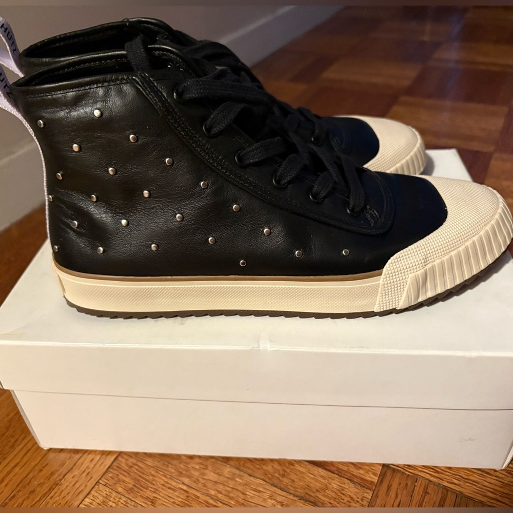 NWT SCHUTZ Belindah studded high top sneakers size 8 - Picture 4 of 10